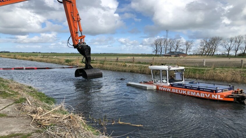 Uitbaggeren Thesingermaar